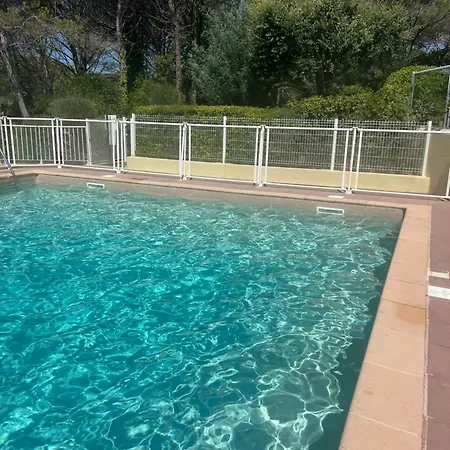 Avec Piscine Et Parking, Saint-raphael - La De Mina شقة